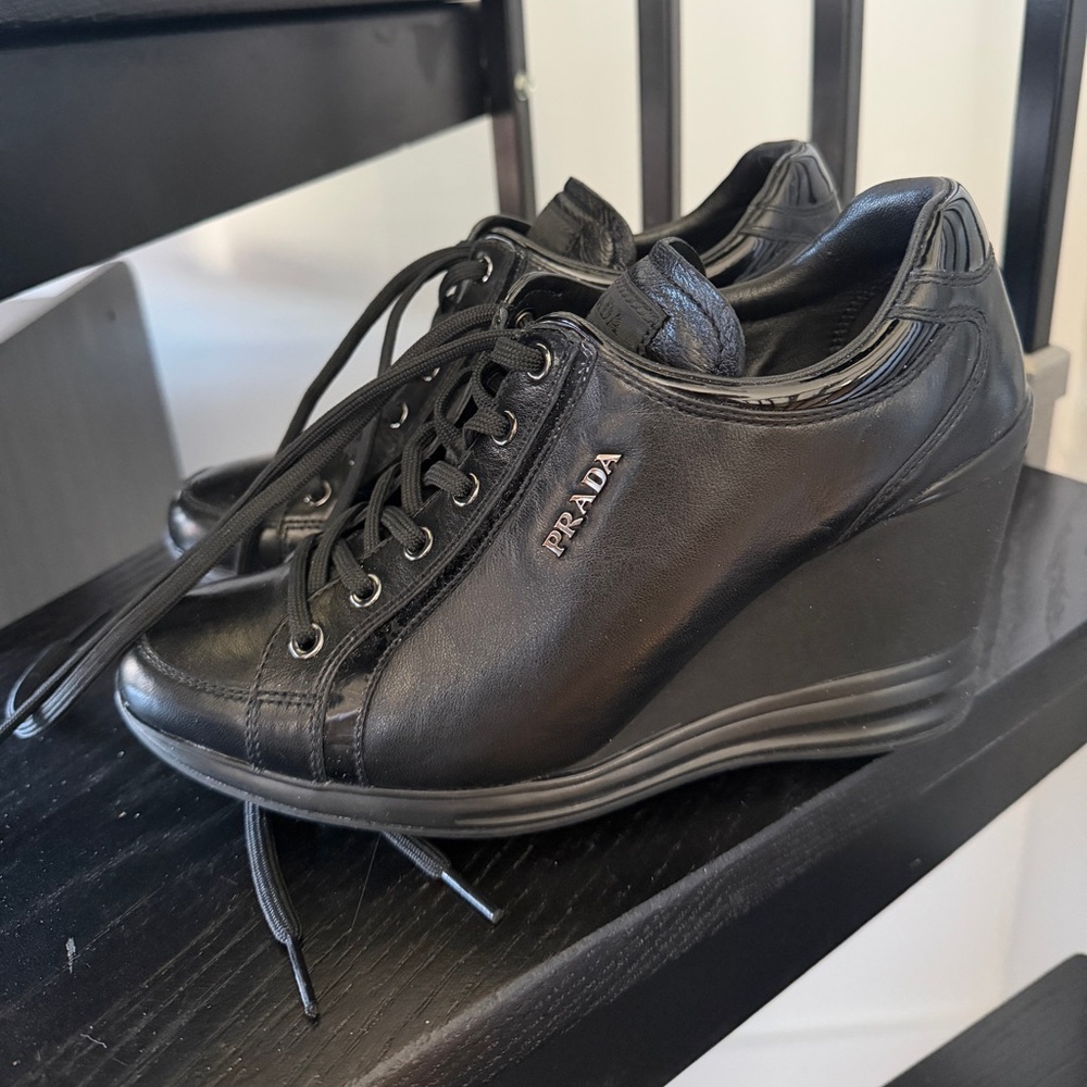 Authentic Prada Sport Milano Black Leather Logo Wedge Laceup Sneakers EU 38/US 8 - Picture 3 of 11